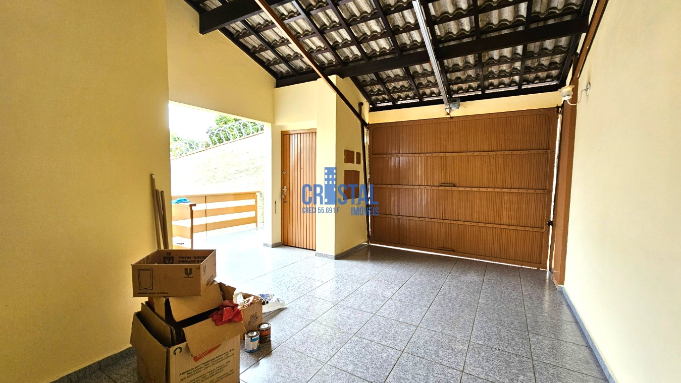 Casa à venda e aluguel com 3 quartos, 233m² - Foto 3