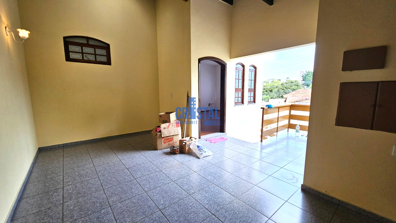 Casa à venda e aluguel com 3 quartos, 233m² - Foto 2