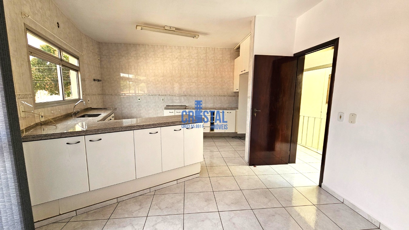 Casa à venda e aluguel com 3 quartos, 233m² - Foto 17