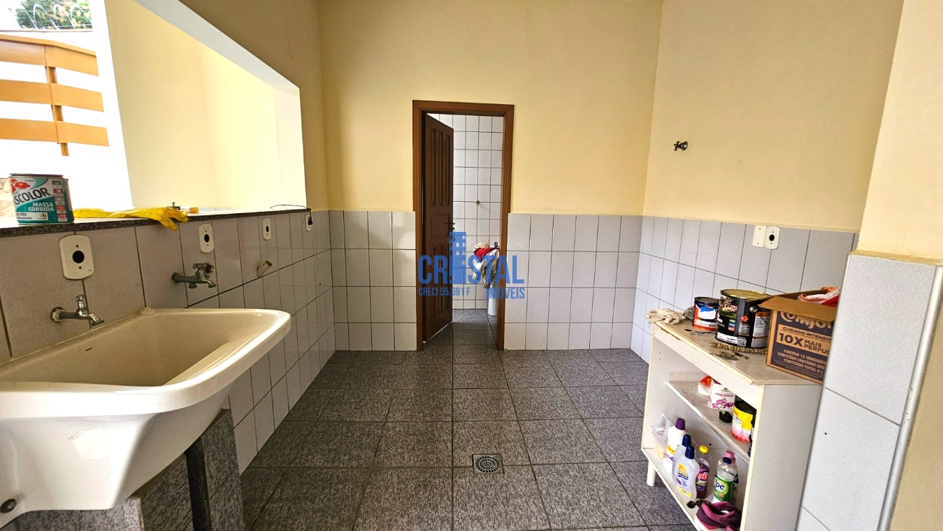 Casa à venda e aluguel com 3 quartos, 233m² - Foto 42