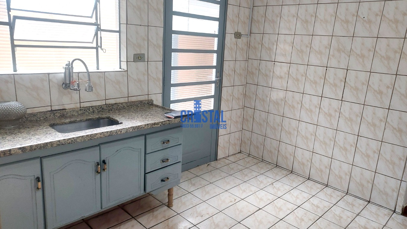 Casa para alugar com 2 quartos, 90m² - Foto 8