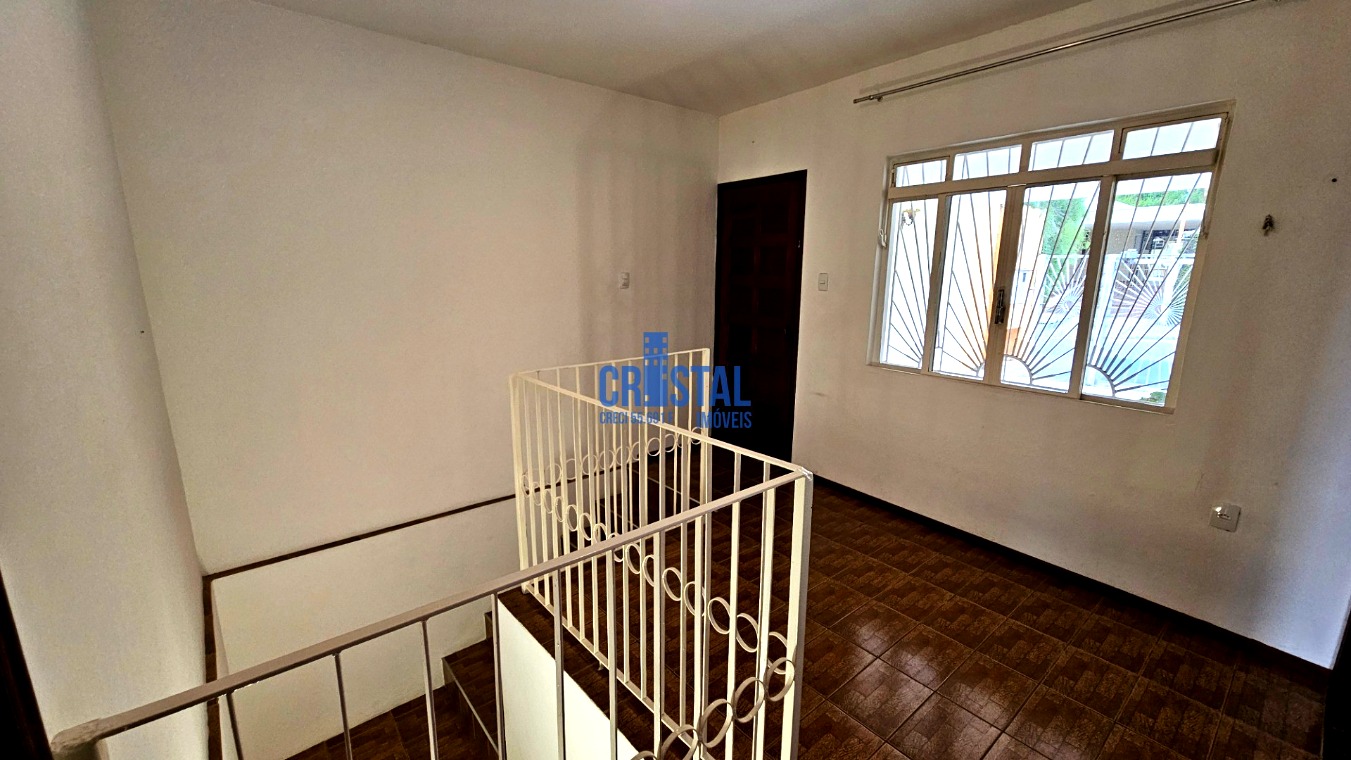 Casa à venda com 3 quartos, 244m² - Foto 8