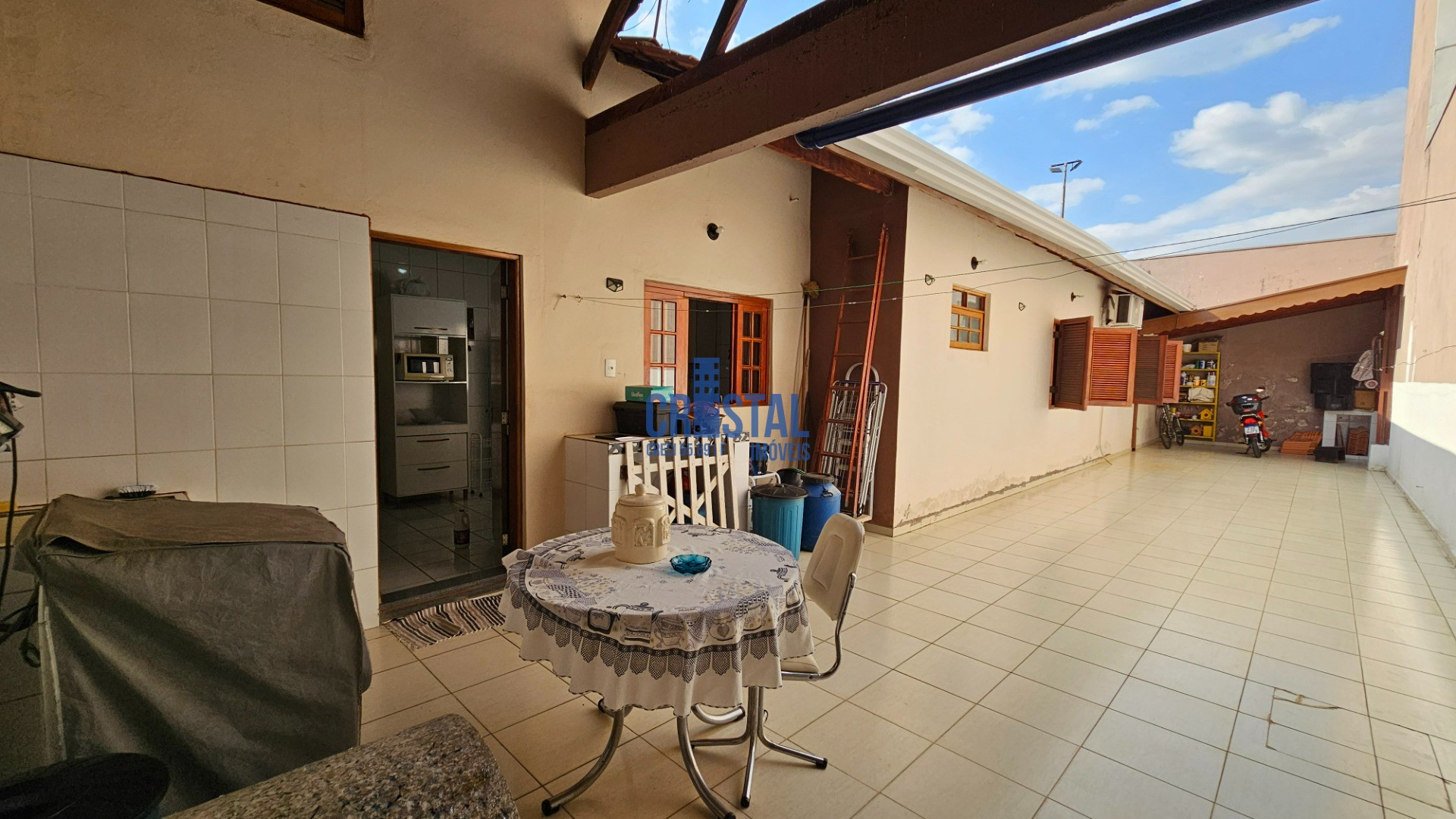 Casa à venda com 2 quartos, 146m² - Foto 1