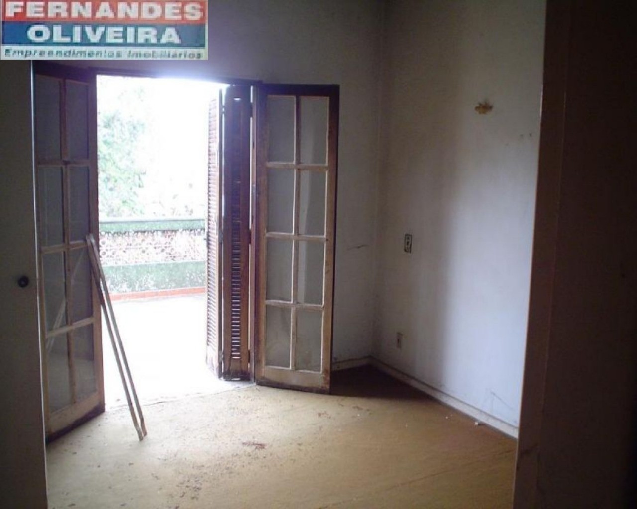 Sobrado à venda com 3 quartos, 300m² - Foto 2