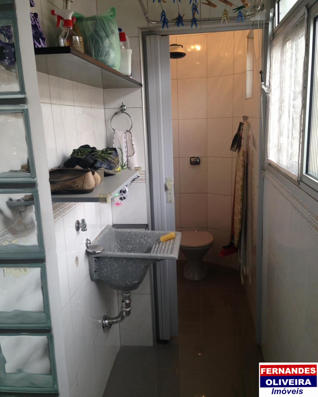 Apartamento à venda com 2 quartos, 70m² - Foto 2