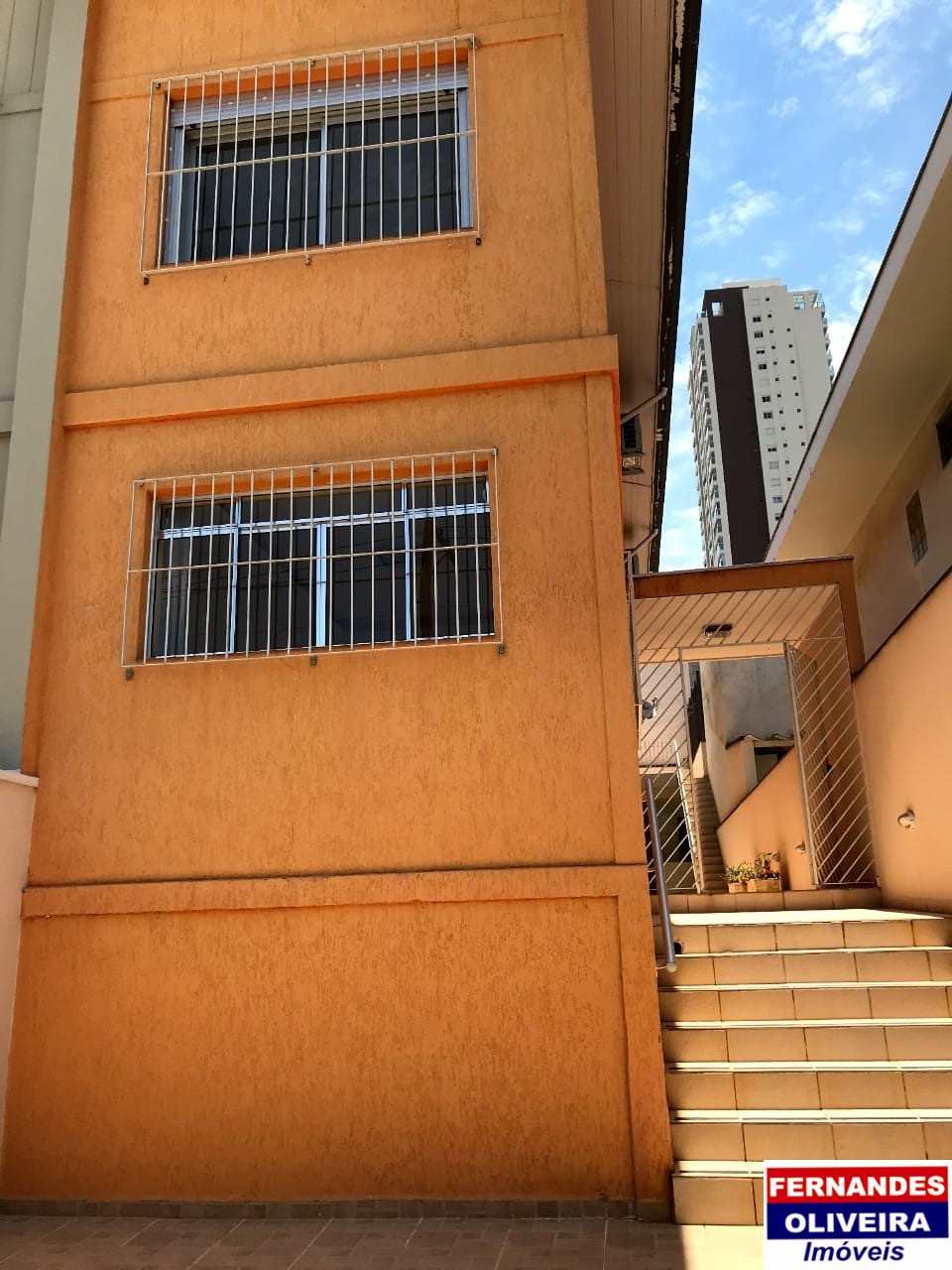 Sobrado à venda com 3 quartos, 200m² - Foto 1