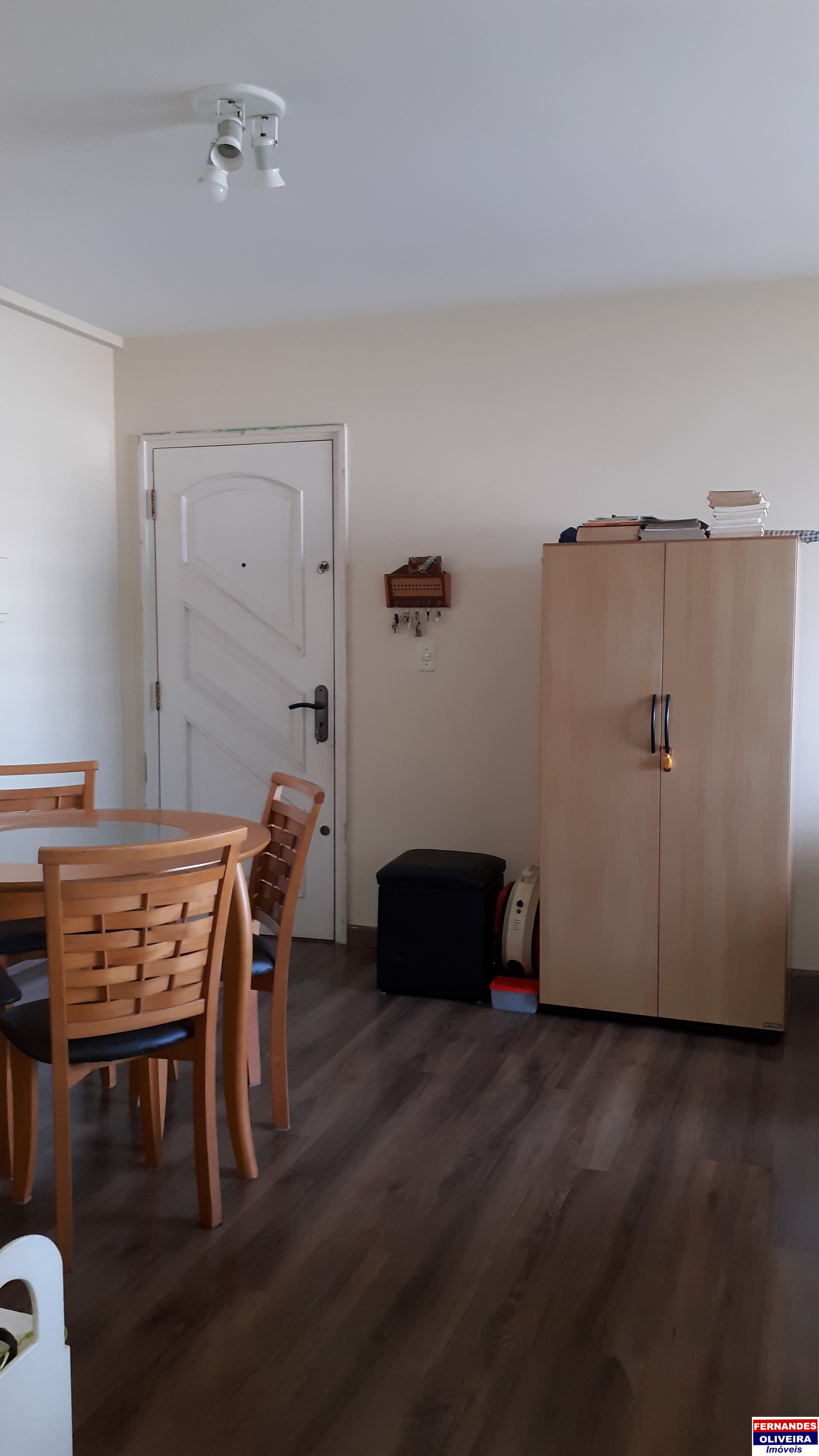 Apartamento à venda com 2 quartos, 64m² - Foto 2