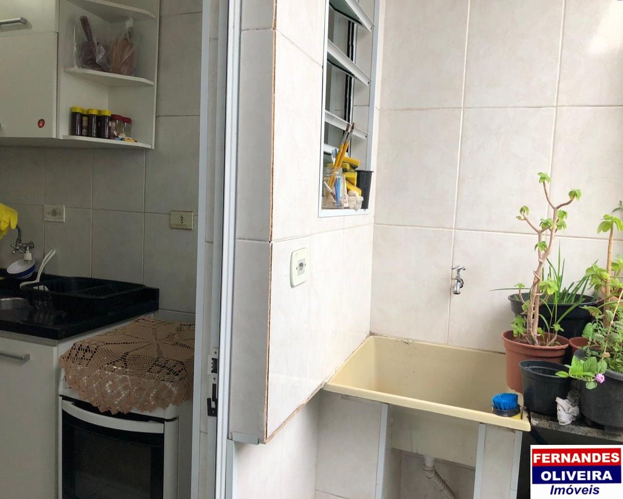 Apartamento à venda com 2 quartos, 70m² - Foto 3