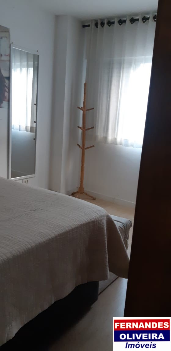 Apartamento à venda com 2 quartos, 70m² - Foto 4