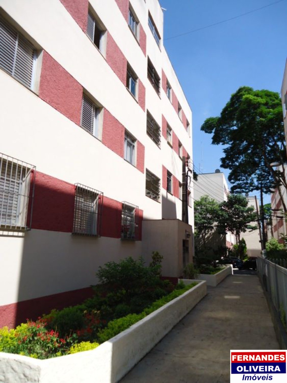 Apartamento à venda com 3 quartos, 80m² - Foto 1