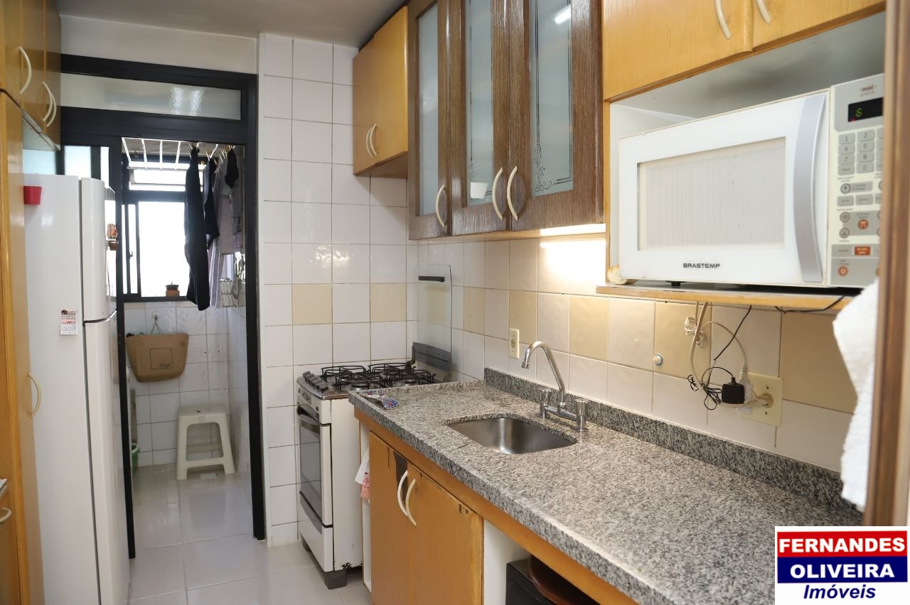 Apartamento à venda com 3 quartos, 70m² - Foto 3