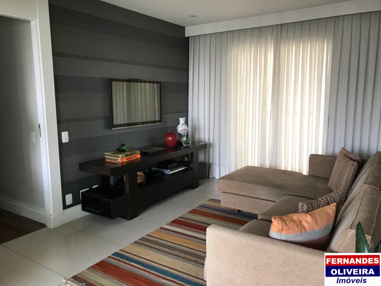 Apartamento para alugar com 4 quartos, 207m² - Foto 4