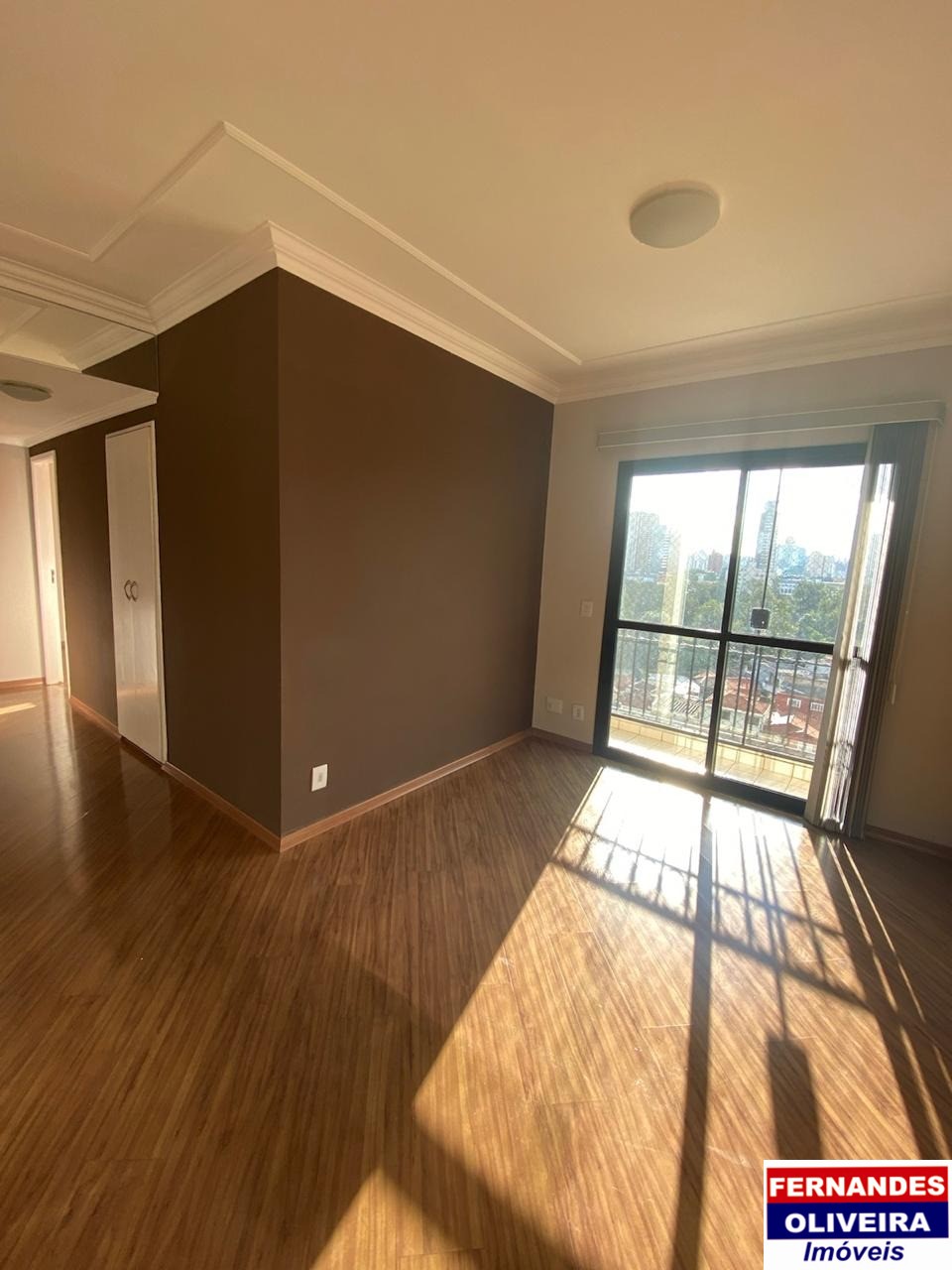 Apartamento à venda com 2 quartos, 70m² - Foto 2