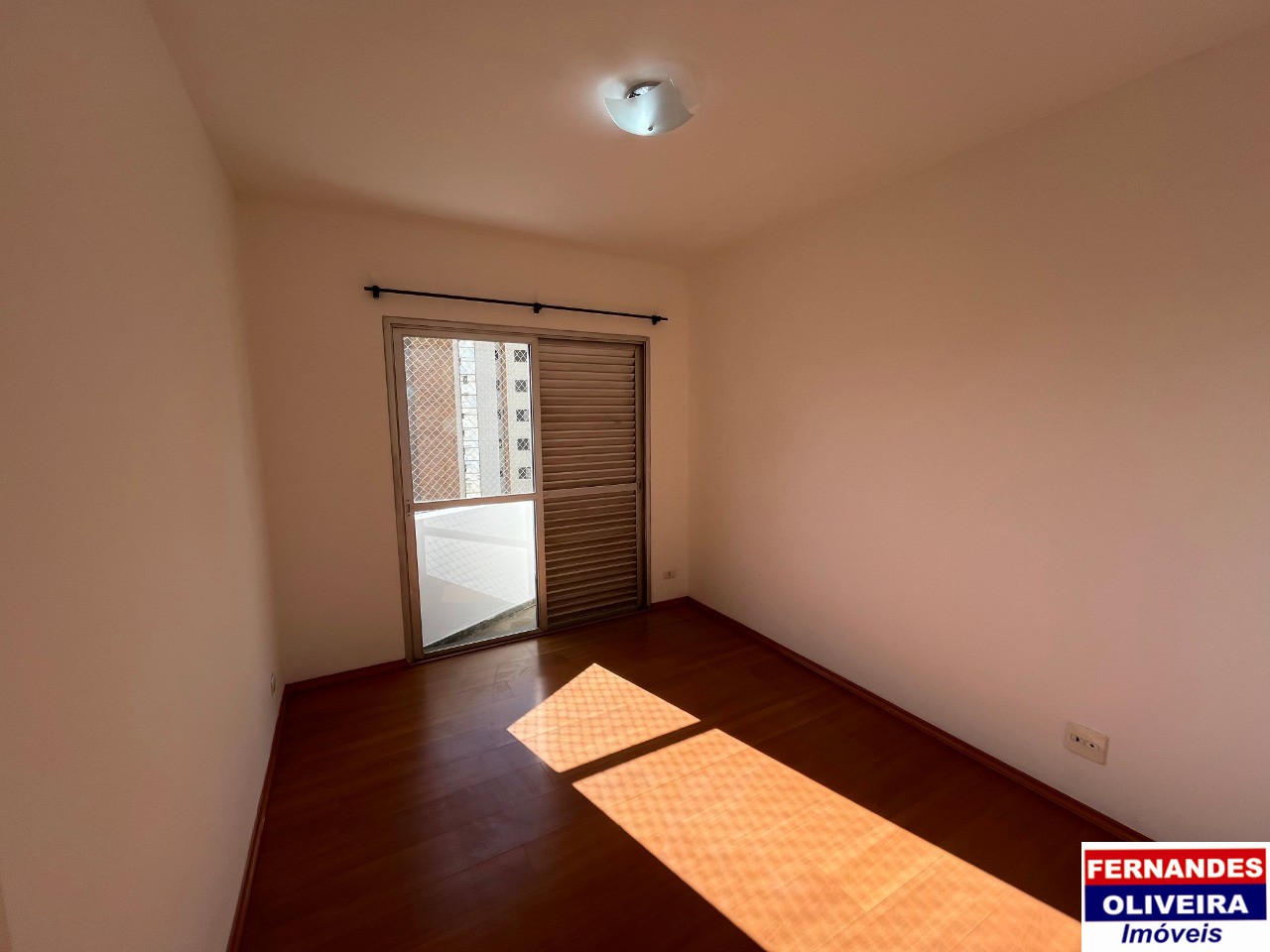 Apartamento para alugar com 4 quartos, 130m² - Foto 13