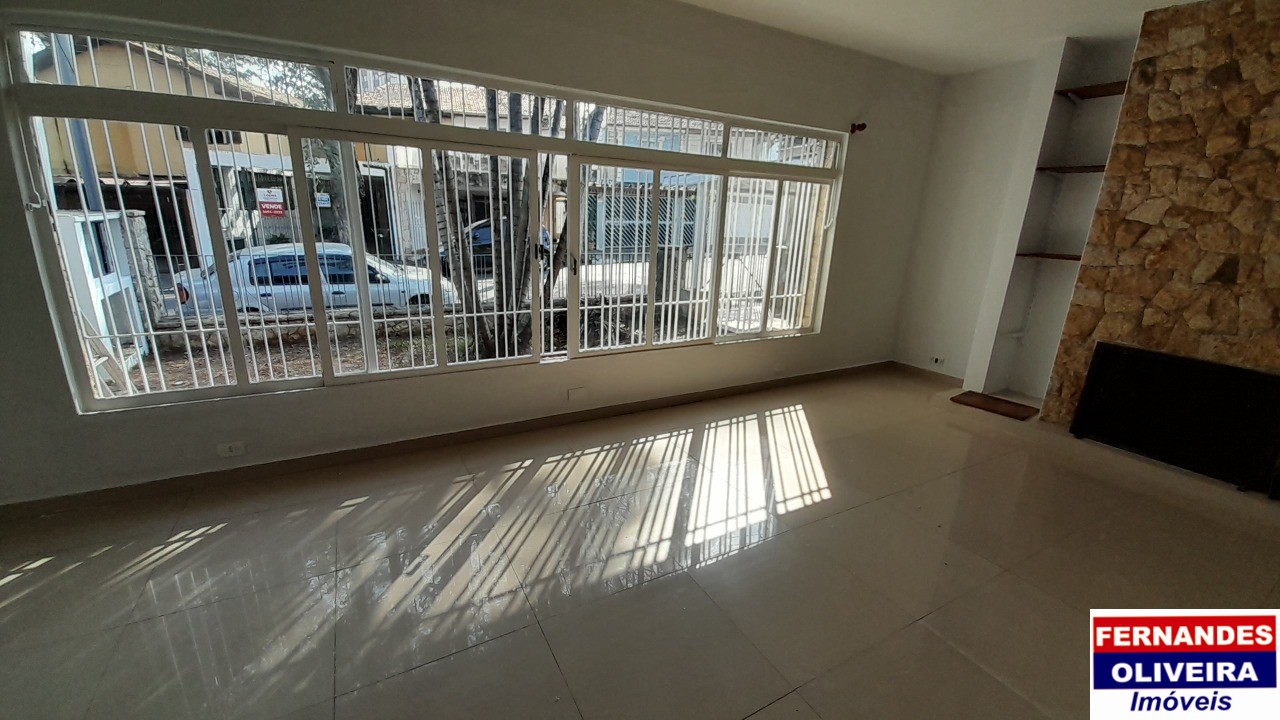 Casa à venda com 3 quartos, 260m² - Foto 1