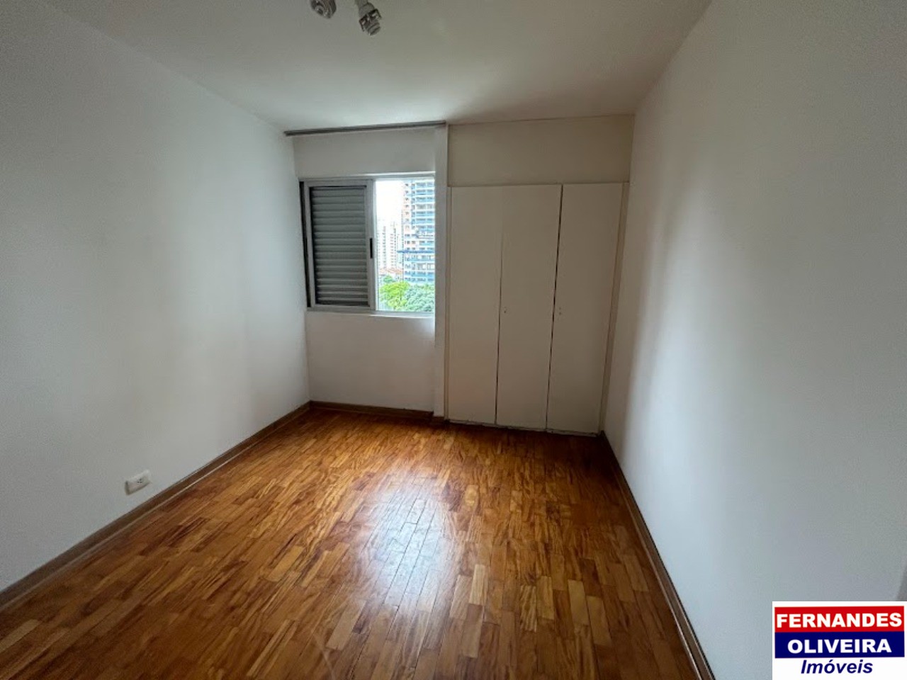 Apartamento à venda com 3 quartos, 94m² - Foto 3