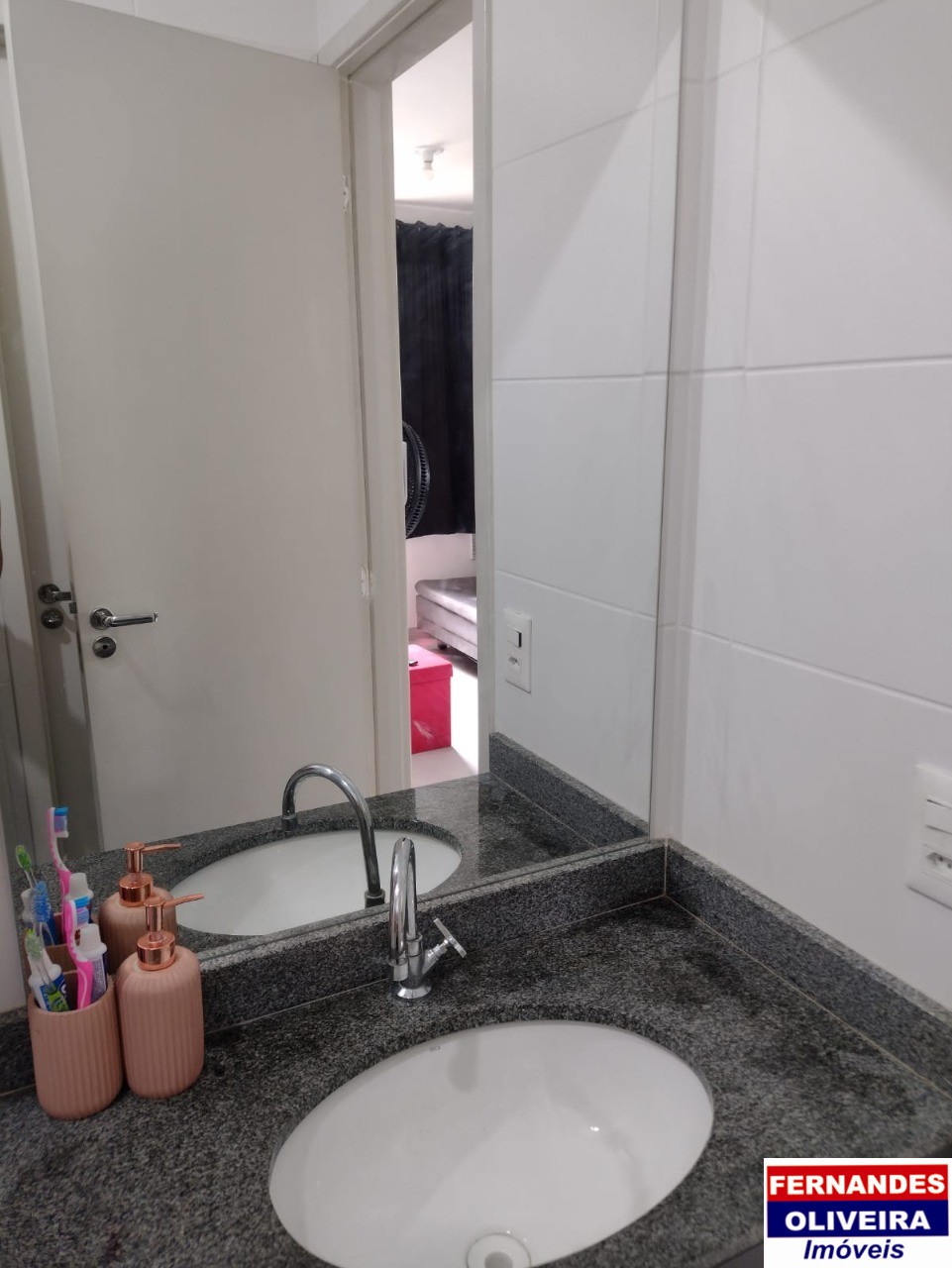 Apartamento à venda com 1 quarto, 34m² - Foto 2