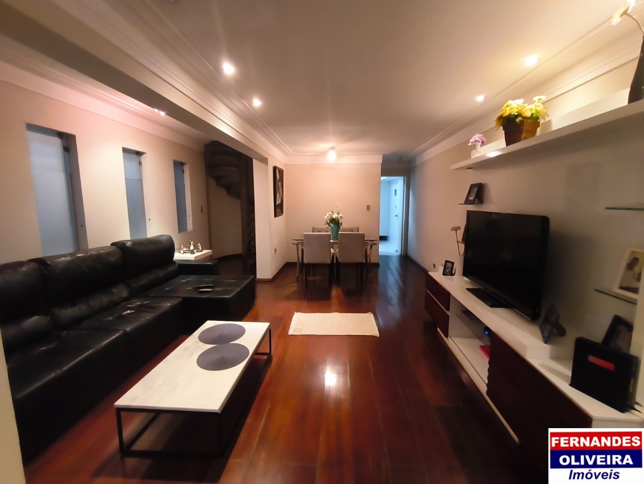 Sobrado para alugar com 3 quartos - Foto 1