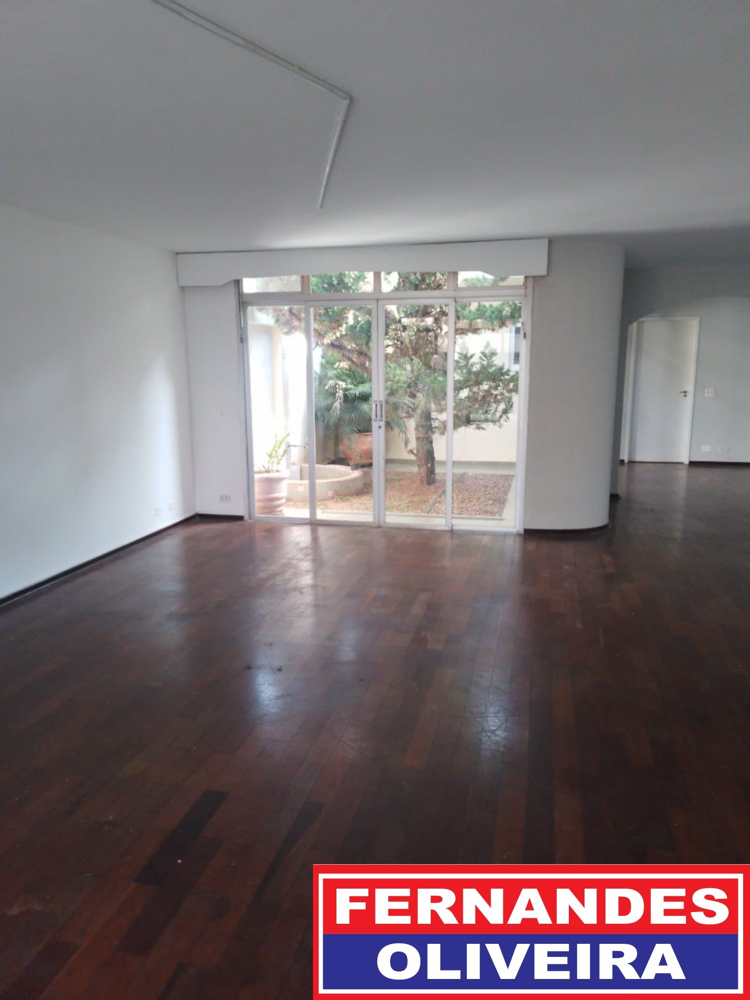 Casa para alugar com 4 quartos, 636m² - Foto 34