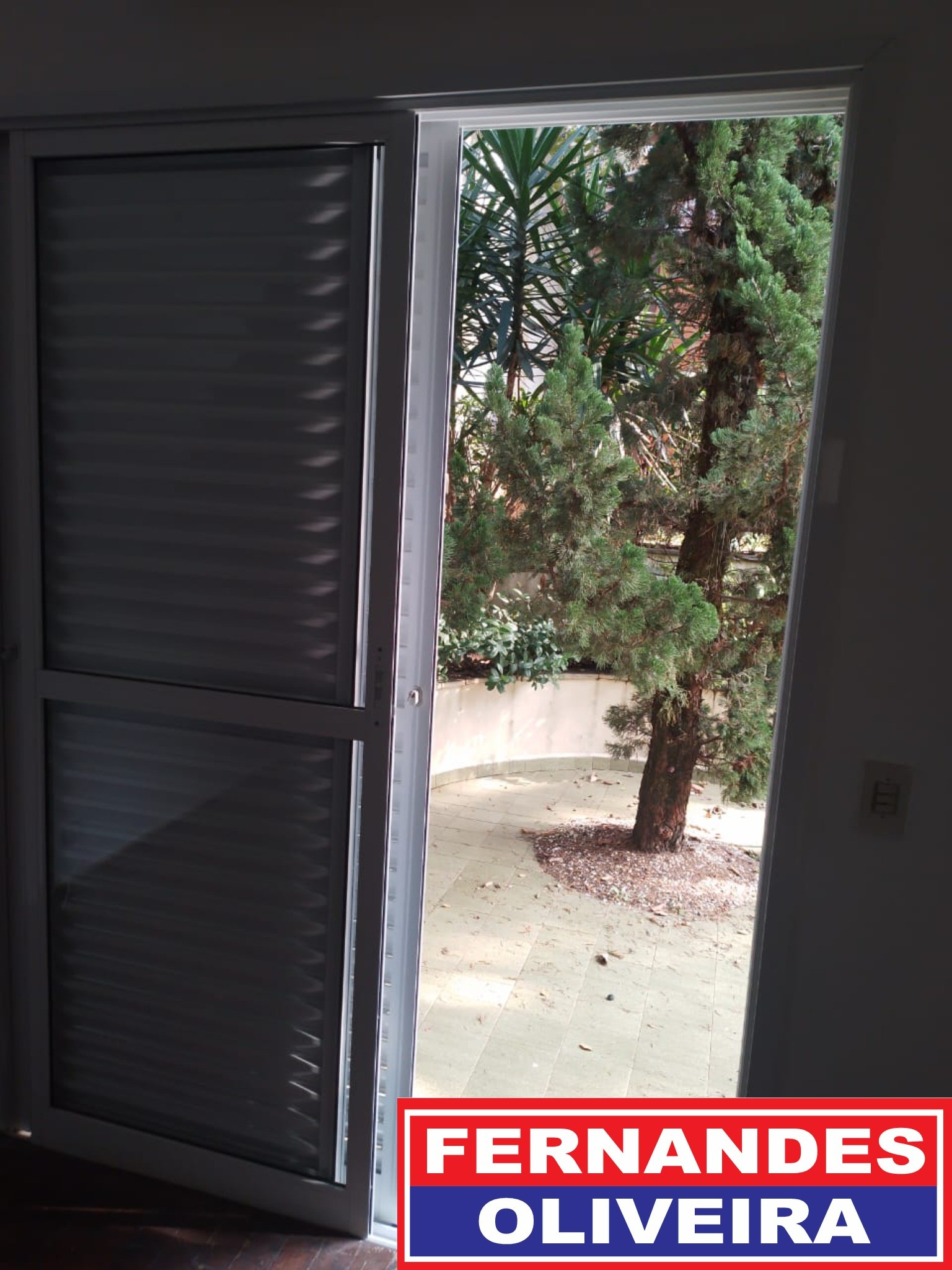 Casa para alugar com 4 quartos, 636m² - Foto 4