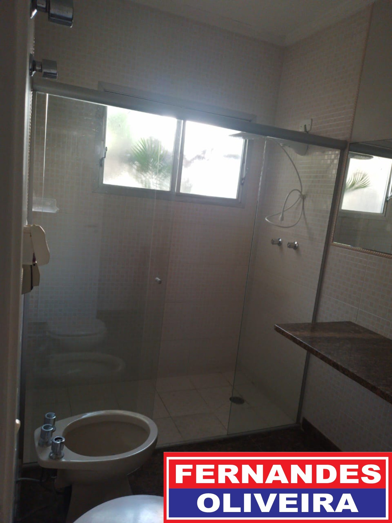 Casa para alugar com 4 quartos, 636m² - Foto 2