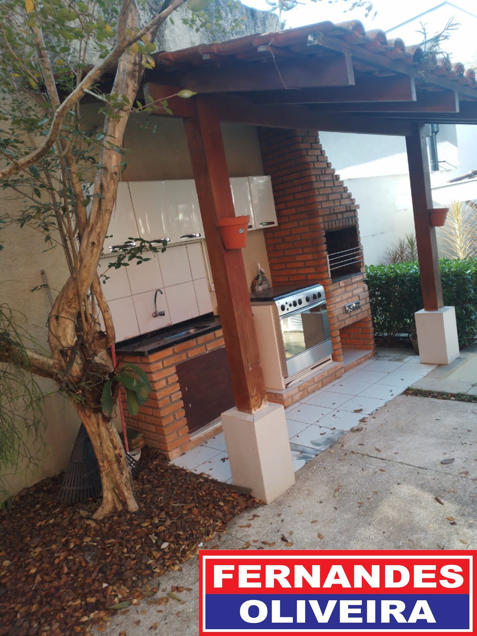Casa para alugar com 4 quartos, 636m² - Foto 10