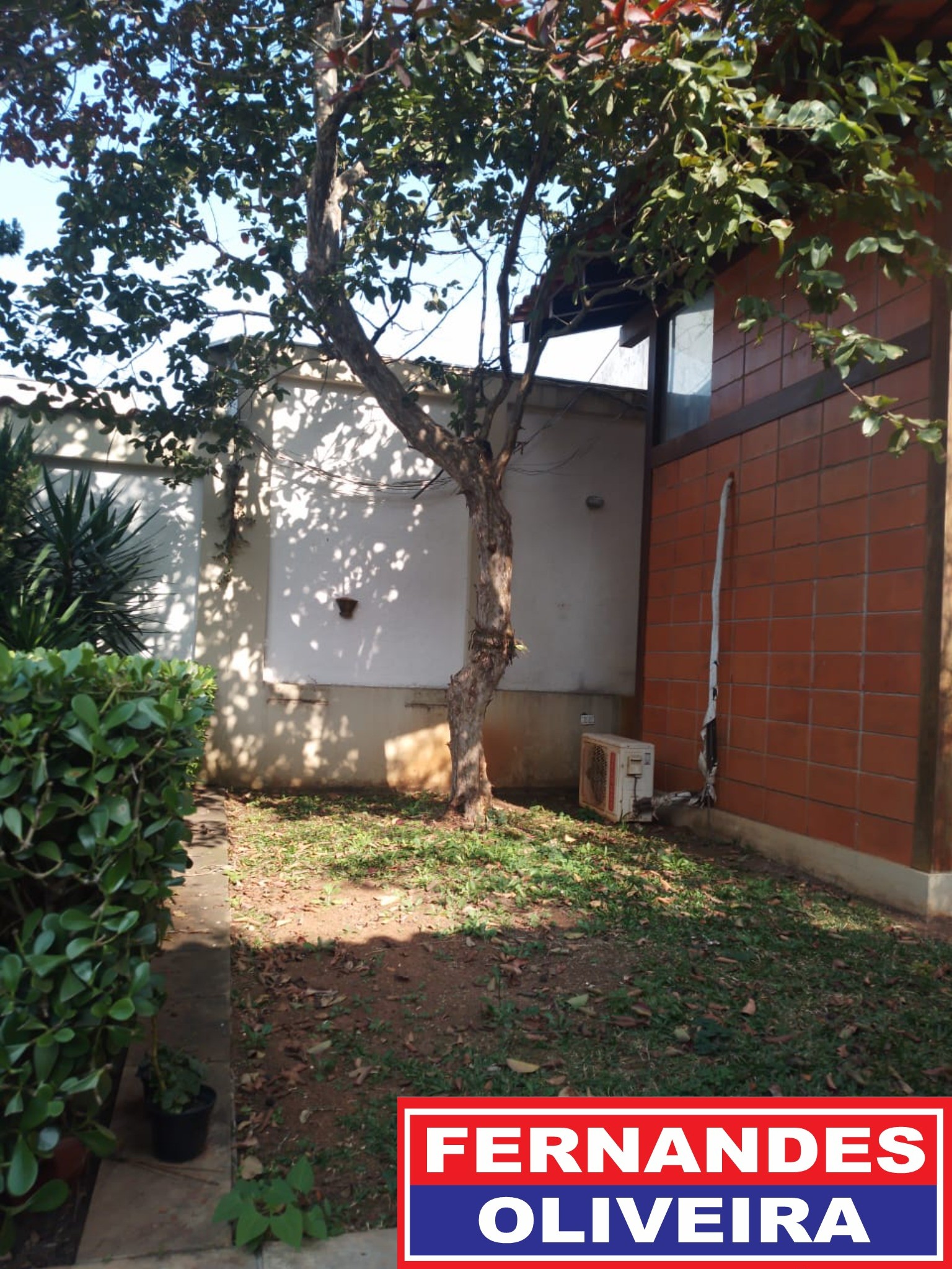 Casa para alugar com 4 quartos, 636m² - Foto 8