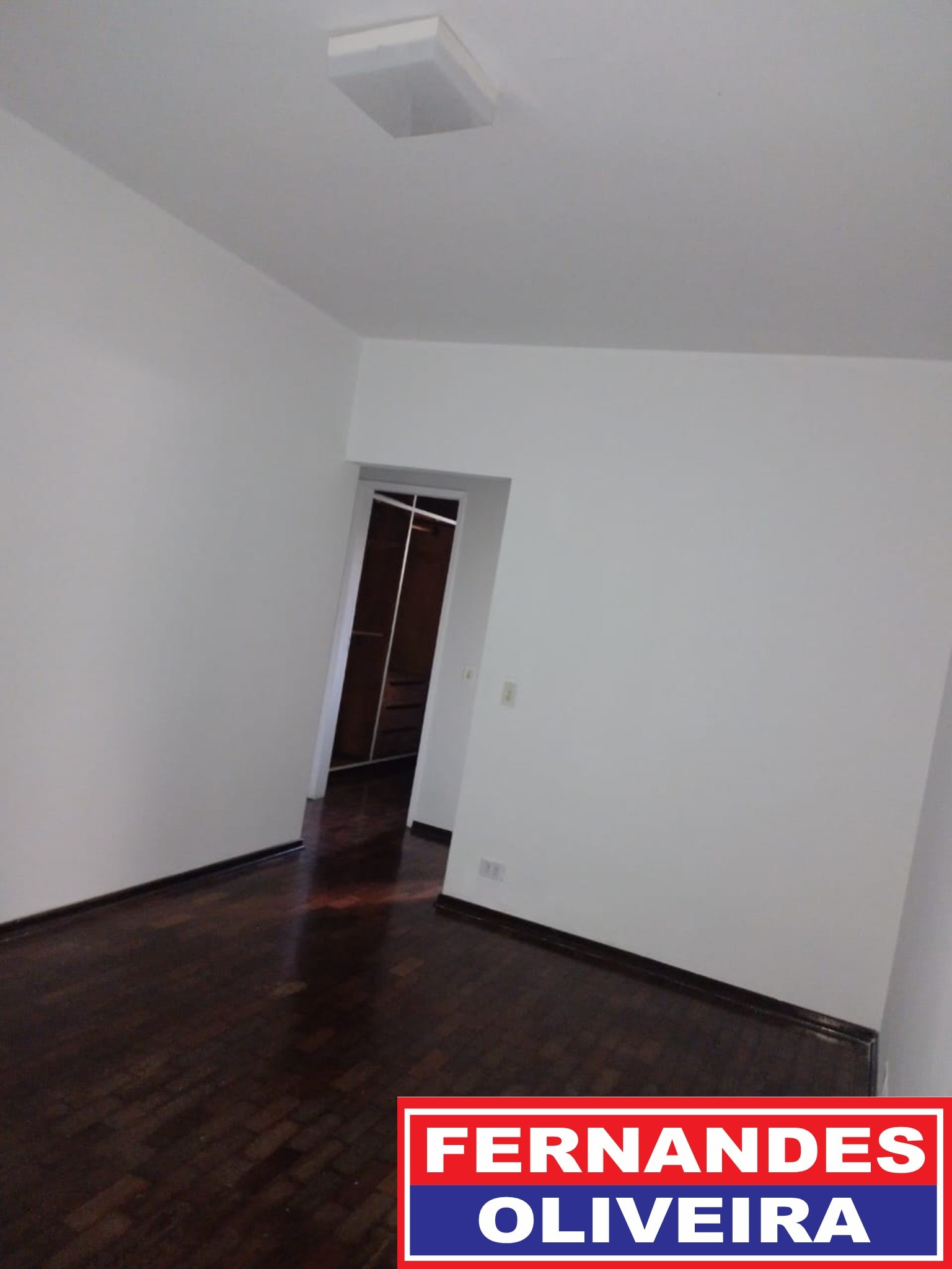 Casa para alugar com 4 quartos, 636m² - Foto 12