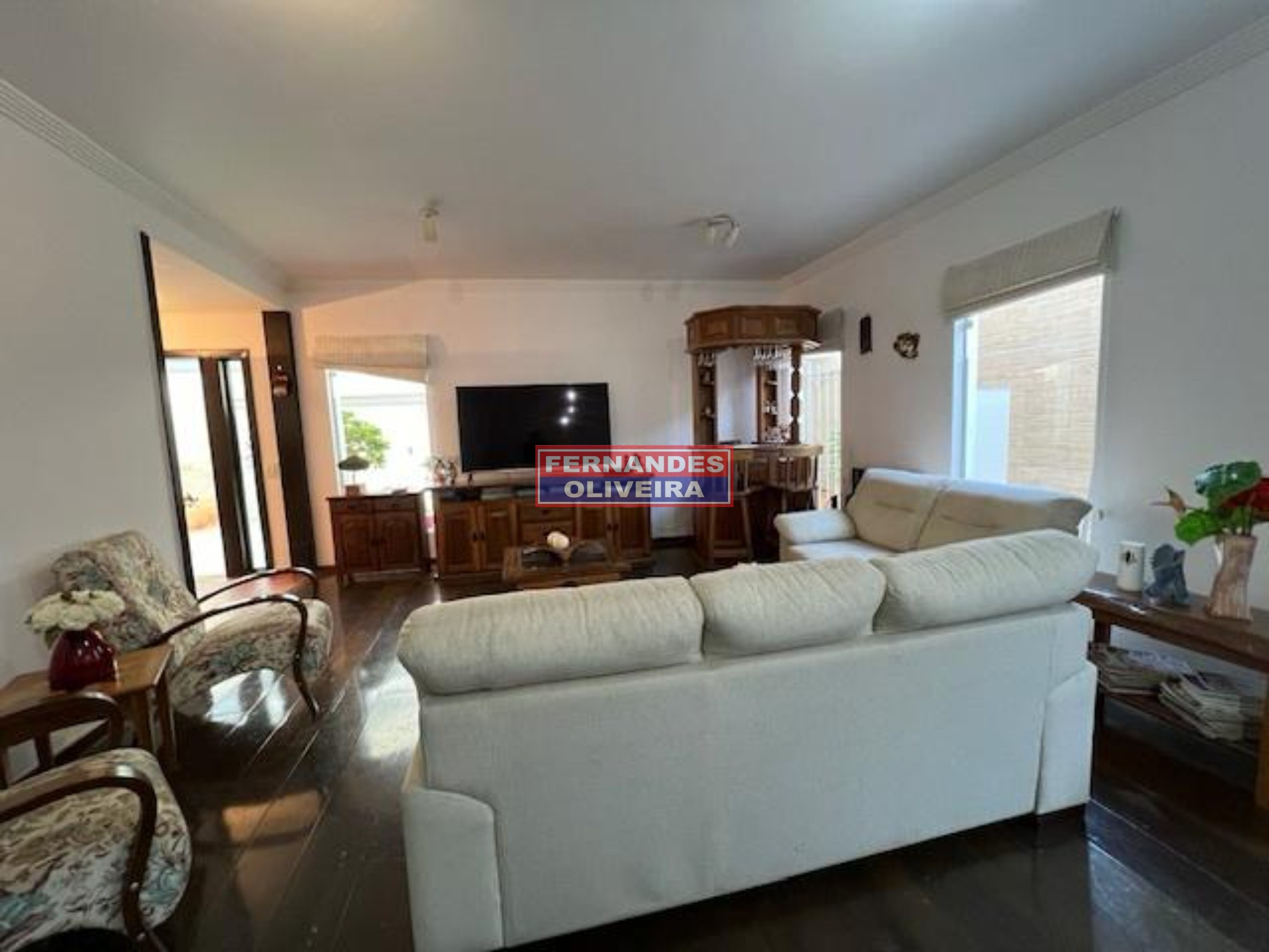 Casa, 4 quartos, 257 m² - Foto 1