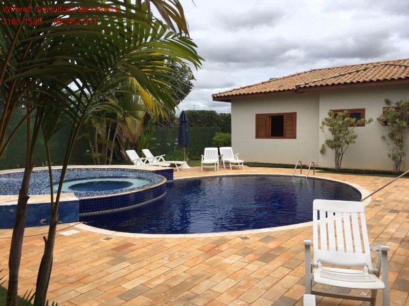 Chácara à venda com 4 quartos, 1600m² - Foto 1