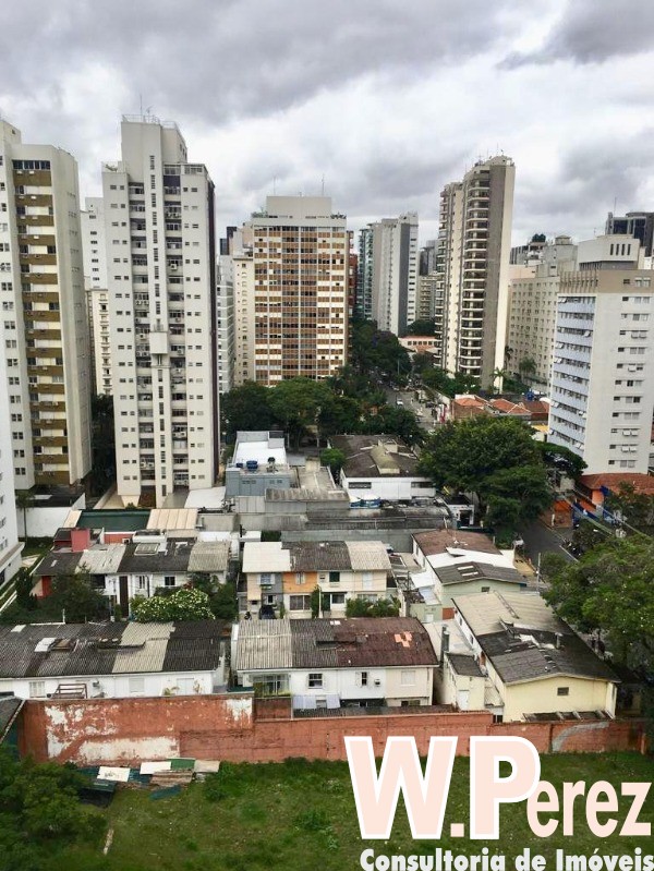 Apartamento para alugar com 3 quartos, 196m² - Foto 1