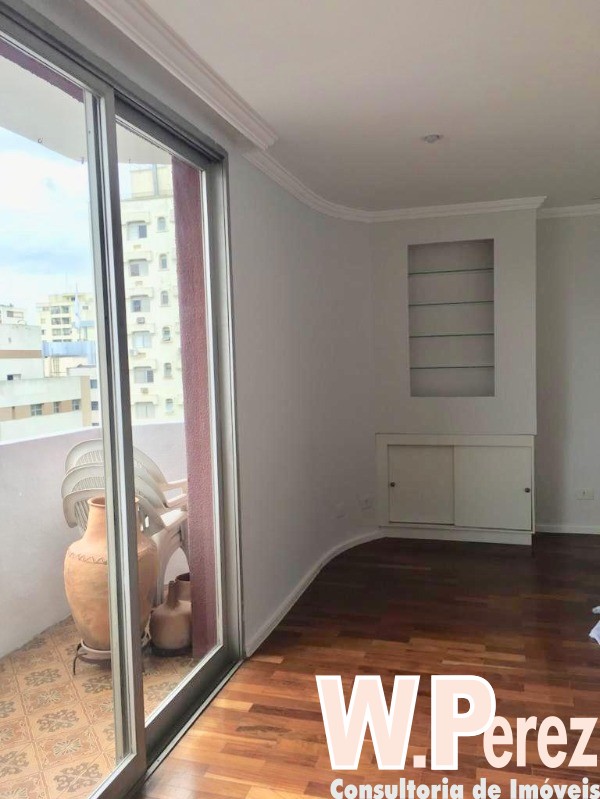 Apartamento para alugar com 3 quartos, 196m² - Foto 2