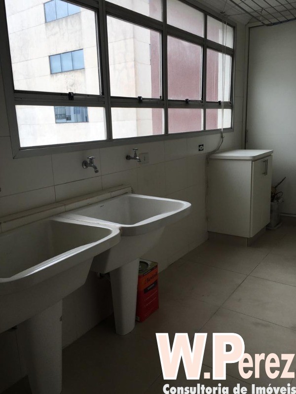 Apartamento para alugar com 3 quartos, 196m² - Foto 14