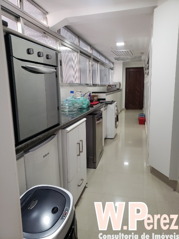 Apartamento para alugar com 3 quartos, 165m² - Foto 11