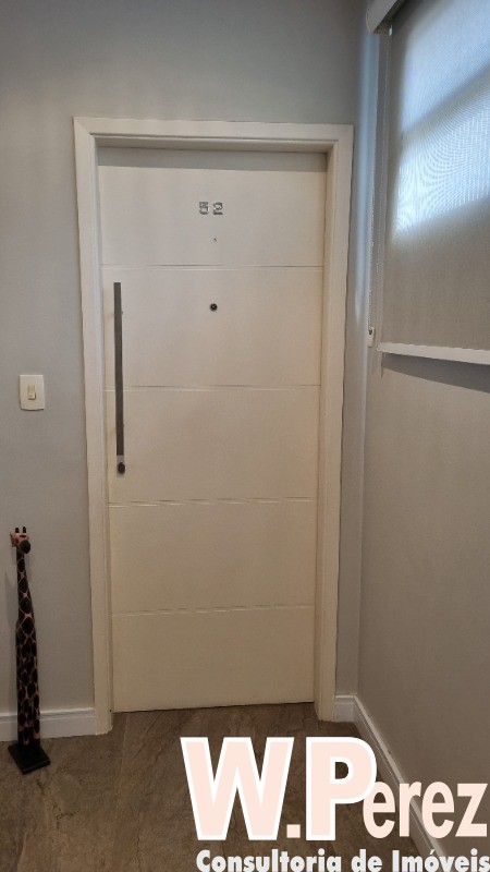 Apartamento à venda com 3 quartos, 141m² - Foto 2