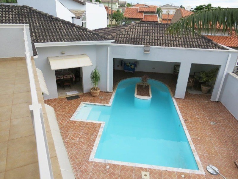 Casa de Condomínio à venda com 3 quartos, 300m² - Foto 1