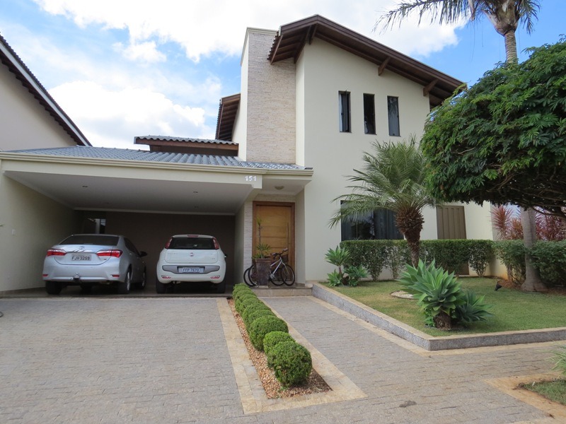 Casa de Condomínio à venda com 3 quartos, 250m² - Foto 1