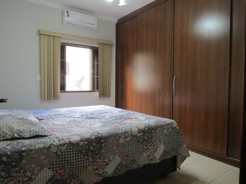 Casa de Condomínio à venda com 3 quartos, 250m² - Foto 13