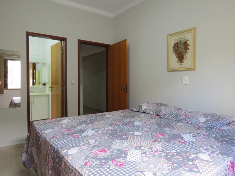 Casa de Condomínio à venda com 3 quartos, 250m² - Foto 14