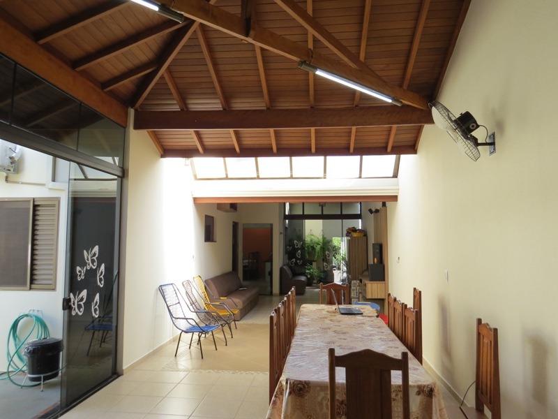 Casa de Condomínio à venda com 3 quartos, 250m² - Foto 23