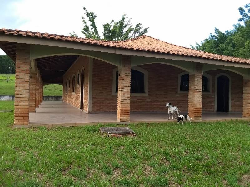 Fazenda à venda com 4 quartos, 300m² - Foto 1