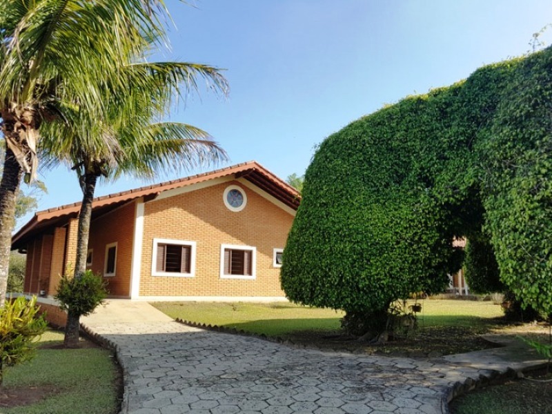 Fazenda à venda com 4 quartos, 400m² - Foto 2