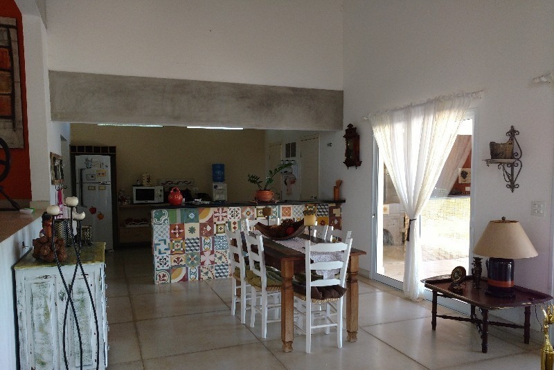 Casa de Condomínio à venda com 2 quartos, 198m² - Foto 1