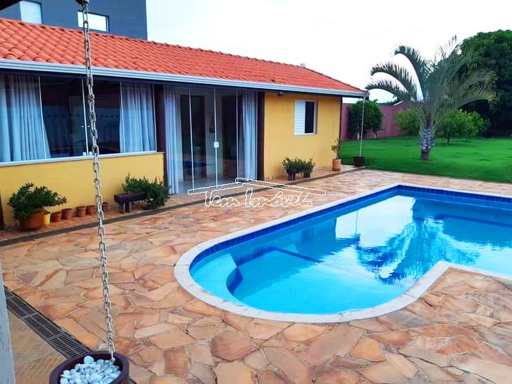 Fazenda à venda com 4 quartos, 250m² - Foto 1