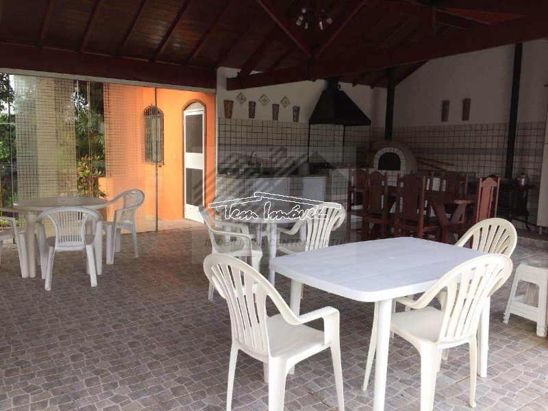 Fazenda à venda com 3 quartos, 240m² - Foto 2