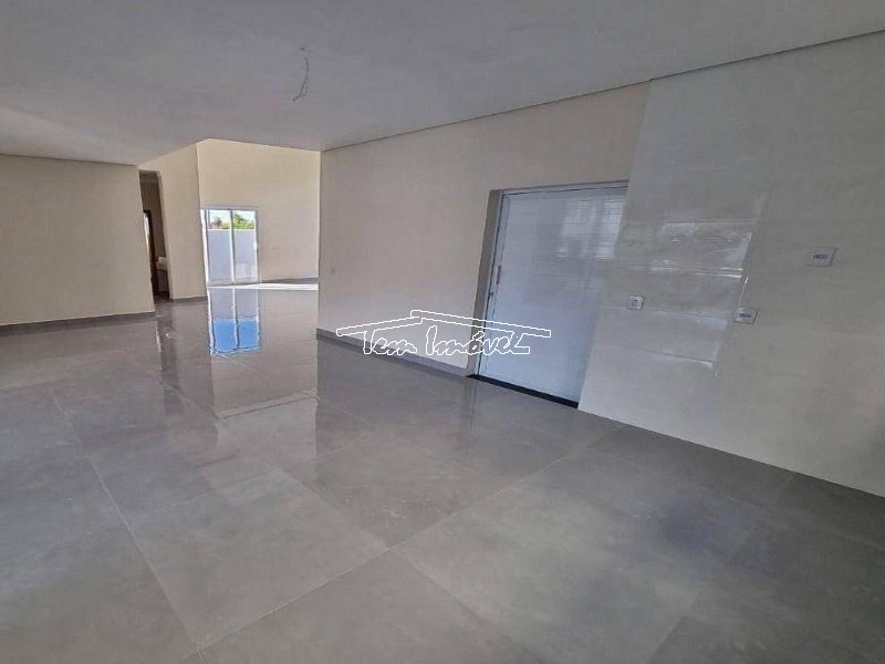 Casa à venda com 3 quartos, 271m² - Foto 3