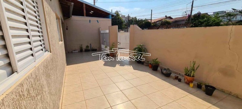 Casa à venda com 3 quartos, 97m² - Foto 2