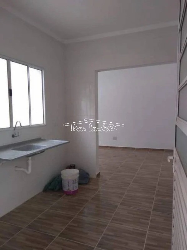 Casa à venda com 2 quartos, 60m² - Foto 5