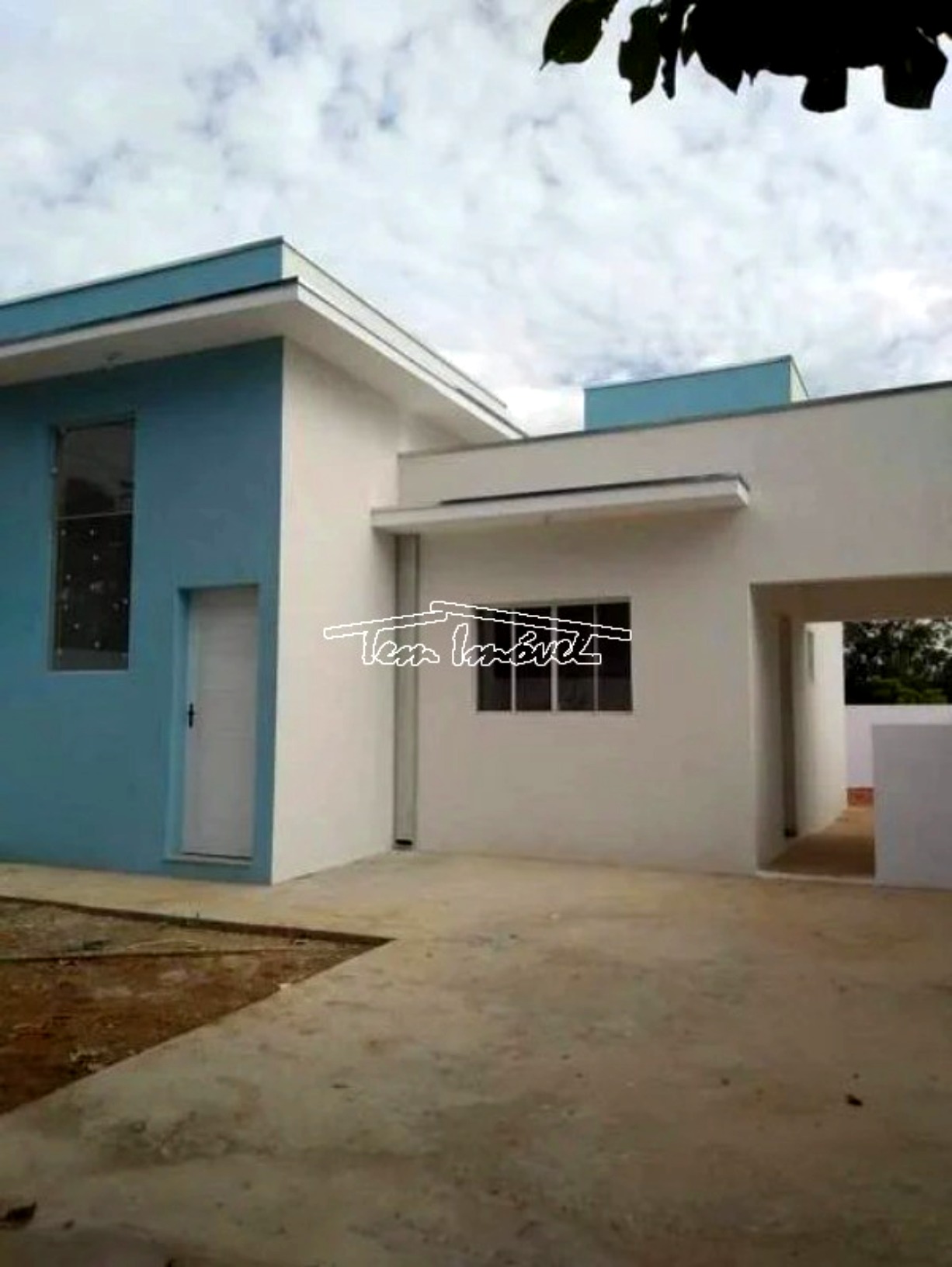 Casa à venda com 2 quartos, 60m² - Foto 1