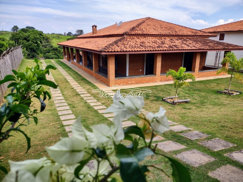 Fazenda à venda com 4 quartos, 350m² - Foto 1